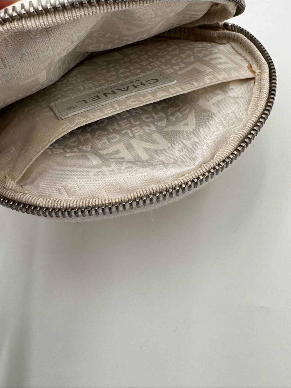 CHANEL RARE LIMITED CLUTCH - Picture 7 of 10